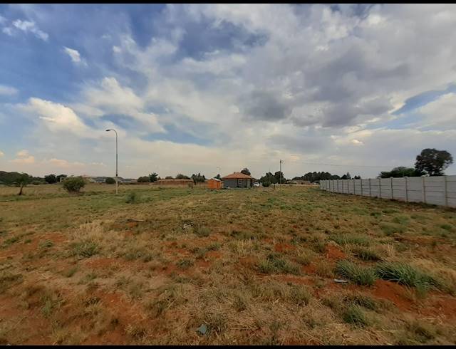994M² VACANT LAND FOR SALE IN KOOKRUS